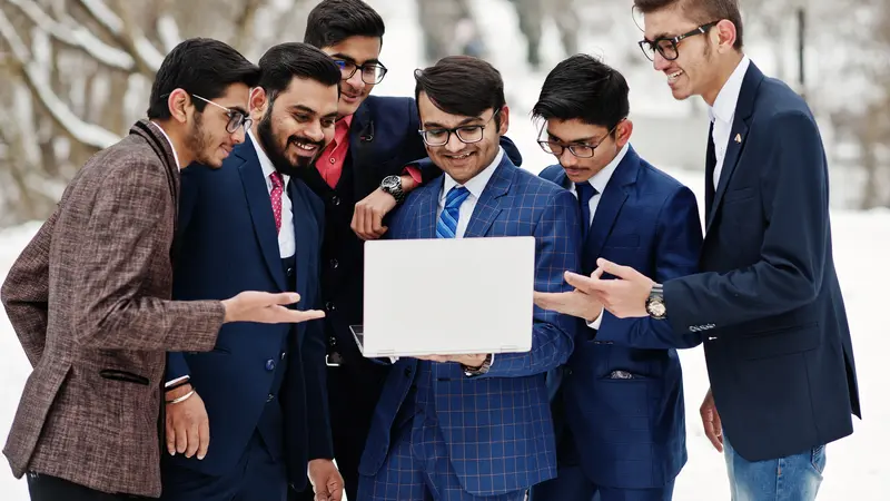 AajkiTajiKhabar.com Business