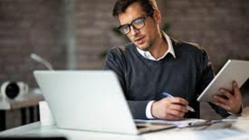 How to Set the Right Price When You Resell Concert Tickets